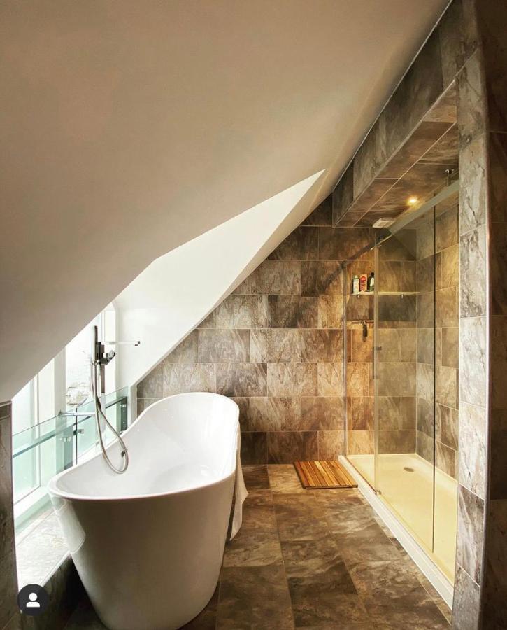 The Lodge At Muir Estate Thornhill  Buitenkant foto